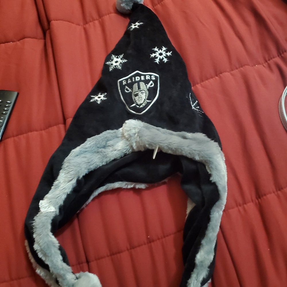 Raiders x-mass hat